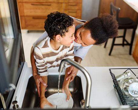 mom and son dishes